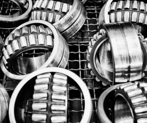 Czym wyróżniają się łożyska baryłkowe NSK?